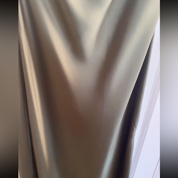 ASYMMETRICAL ONE-SHOULDER COWL MIDI SLIP DRESS IN OLIVE GREEN - Picture 7 of 9